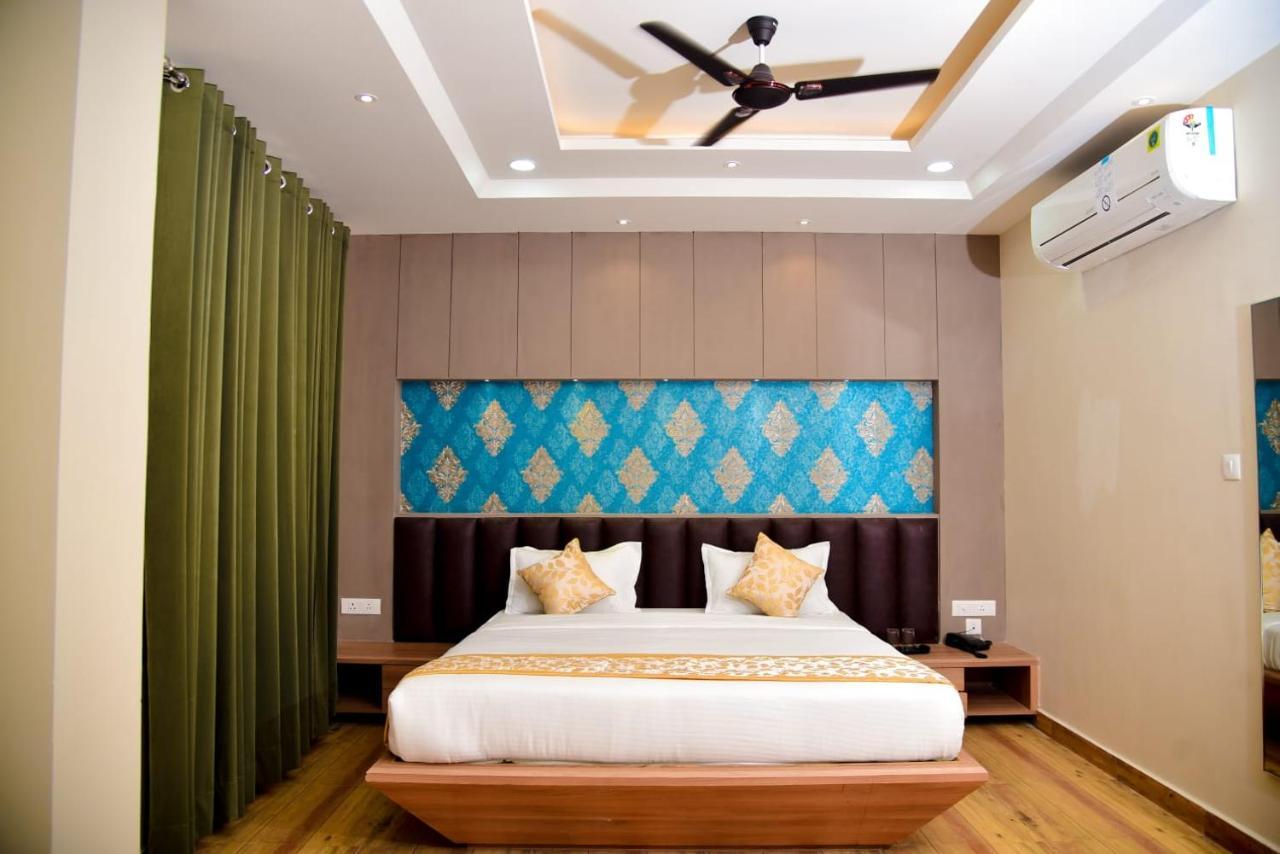 Hotel Olive Crown Lucknow Eksteriør bilde