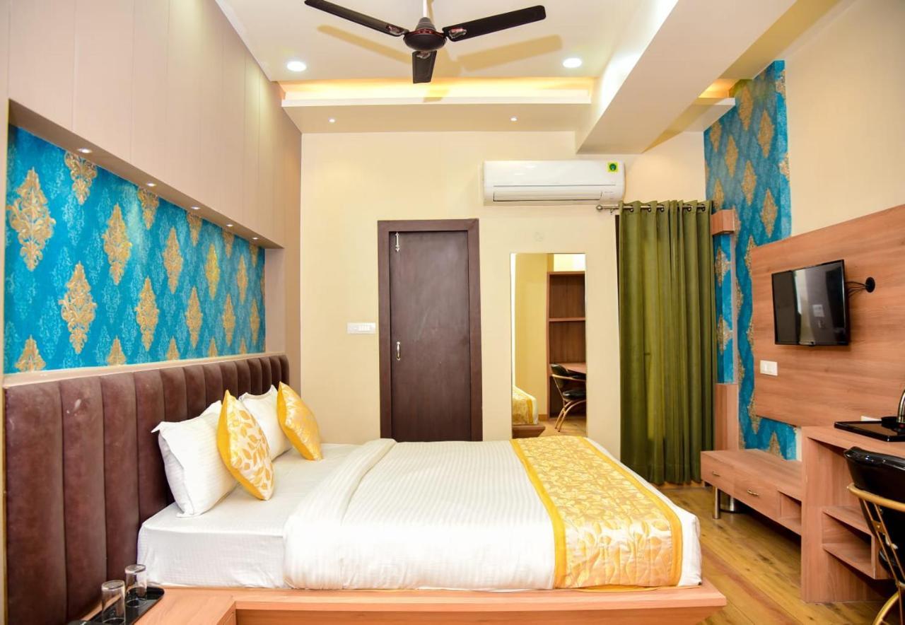 Hotel Olive Crown Lucknow Eksteriør bilde