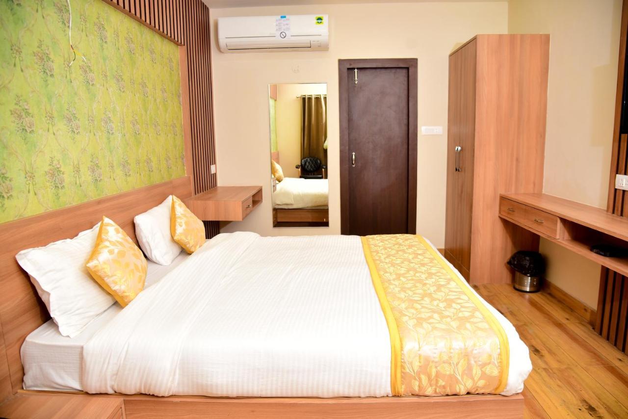Hotel Olive Crown Lucknow Eksteriør bilde